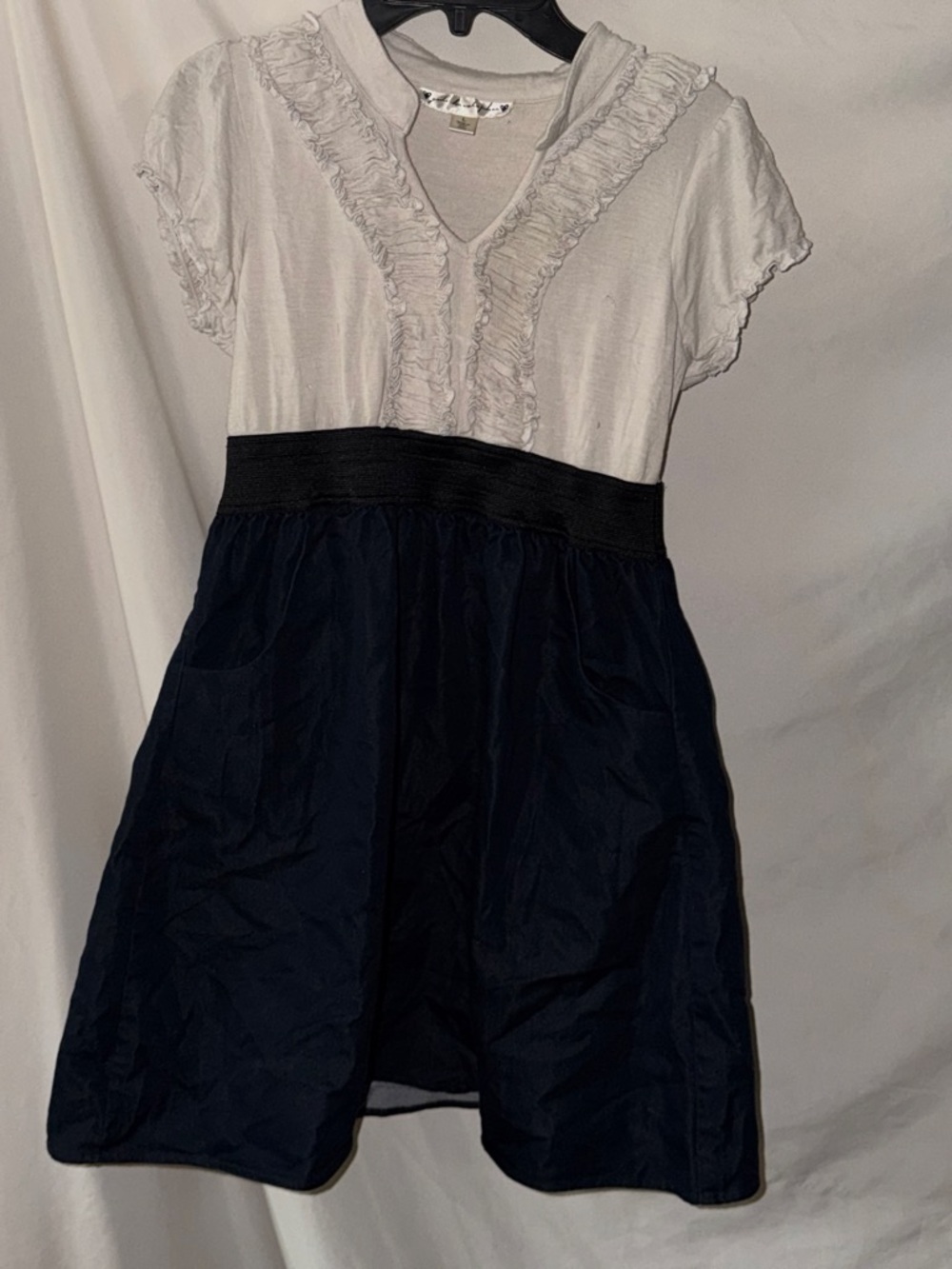 Jodi Kristopher Two-Tone Ruffle V-Neck Dress in White and Navy
